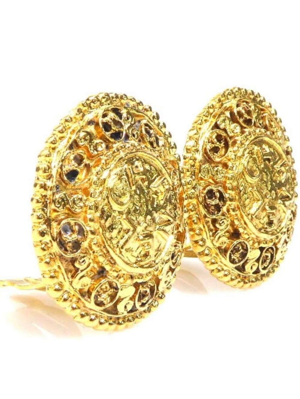 CHANEL Clip on Earrings Gold Metal
